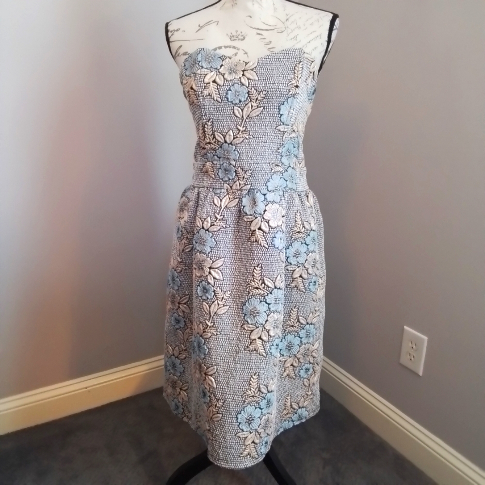 NWT Molly Bracken Premium Blue & Gold Metallic Floral Woven Strapless Dress - L